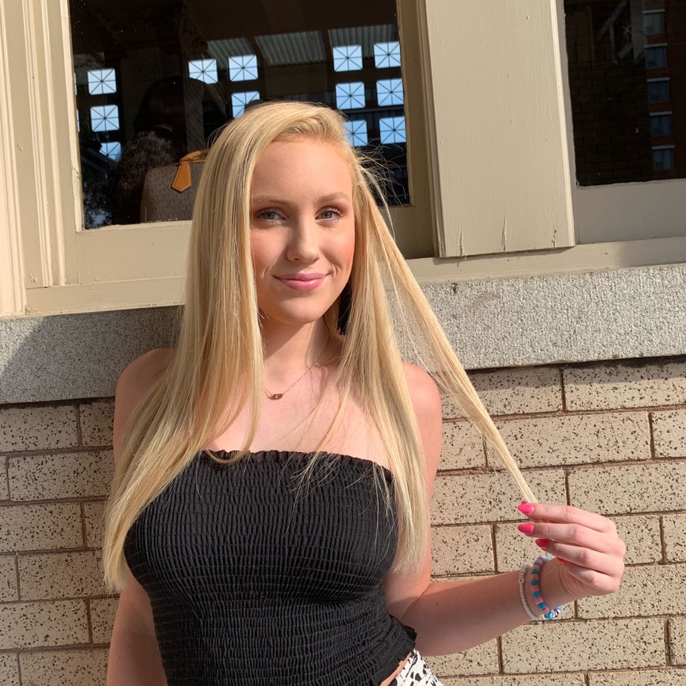 Meet your Posher, Caitlin